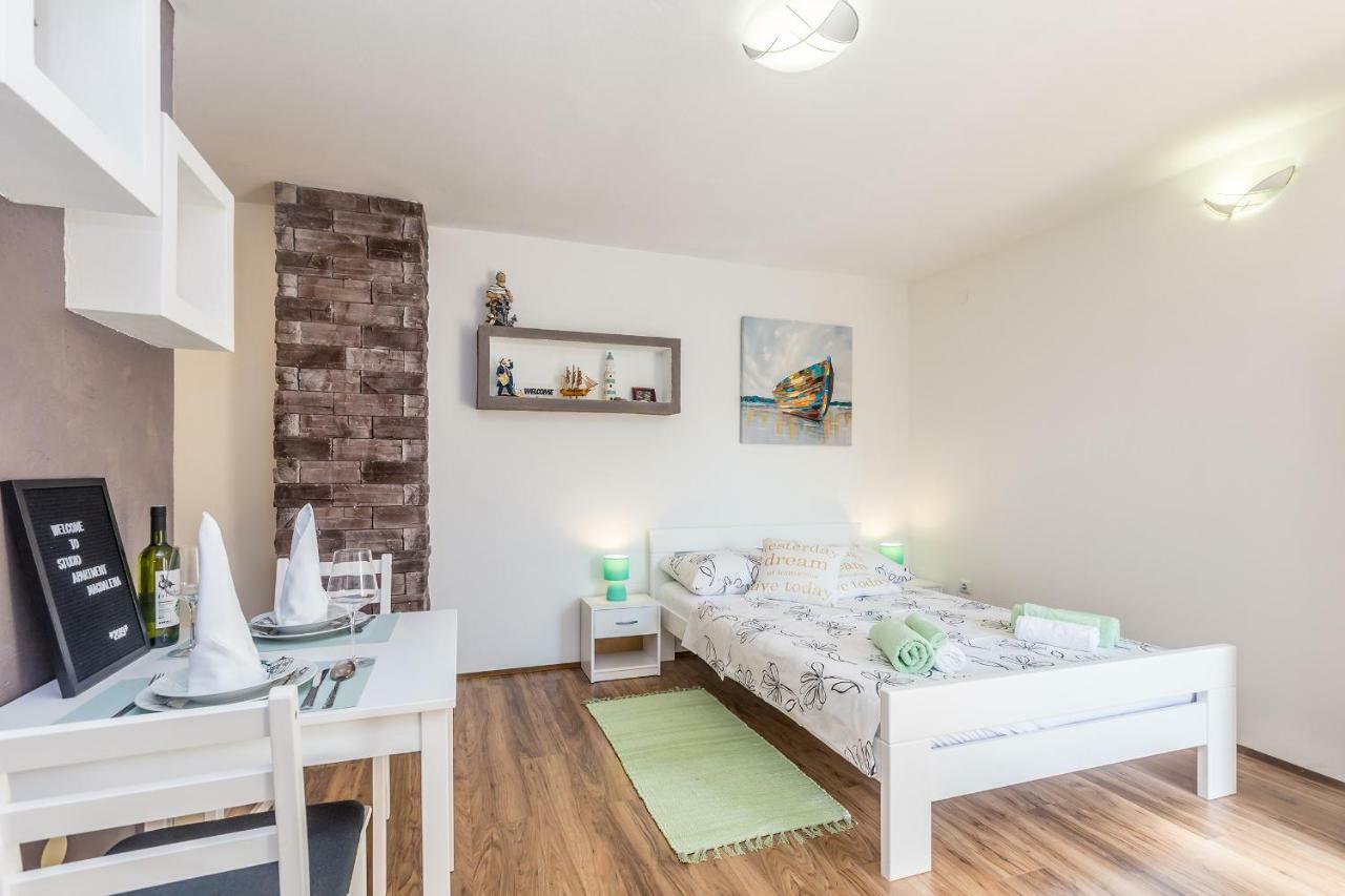 Апартаменты Studio Apartman Magdalena Омишаль Экстерьер фото